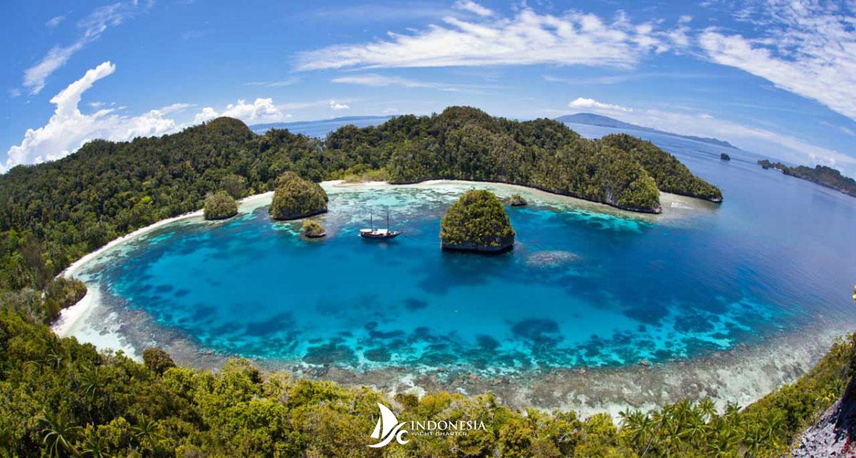 Raja Ampat Indonesia Yacht Charter